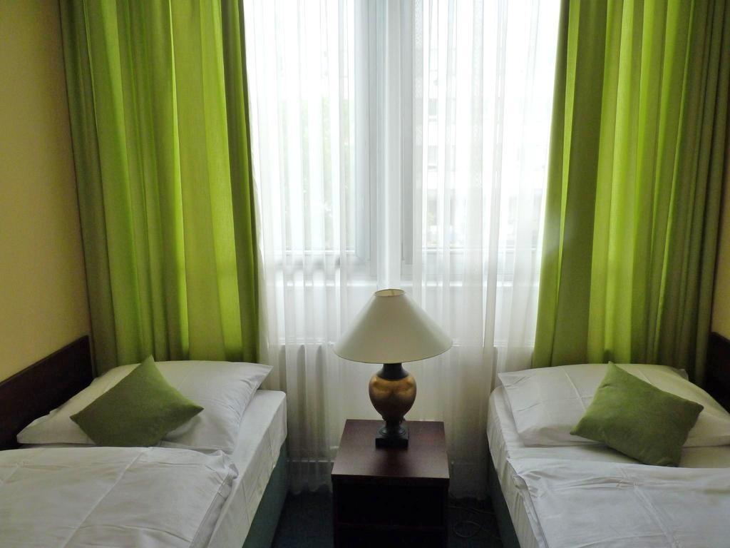 Hotel & Hostel Florian Prague Exterior photo